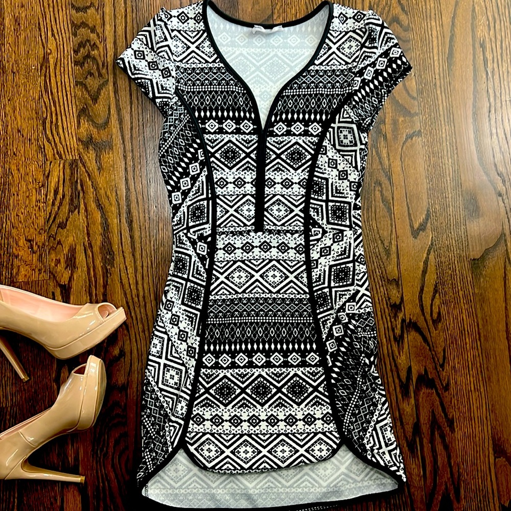 Pretty black and white dress with patterns.